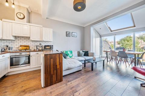 15b Burghill Road, London, SE26 4HJ