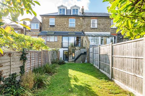 15b Burghill Road, London, SE26 4HJ