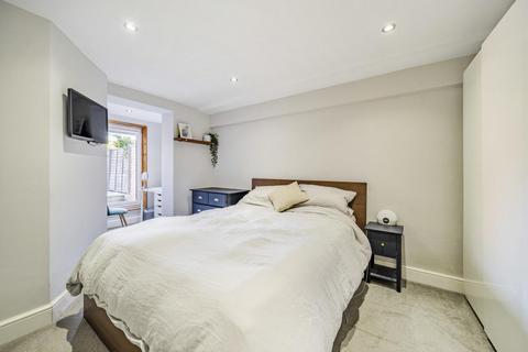 15b Burghill Road, London, SE26 4HJ