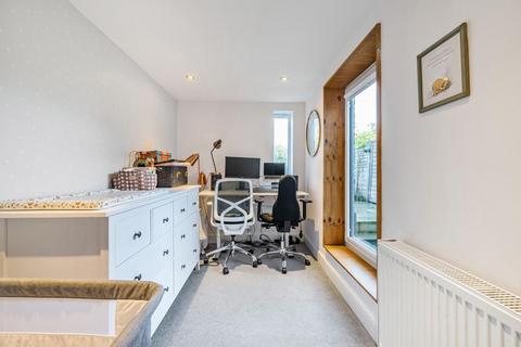15b Burghill Road, London, SE26 4HJ