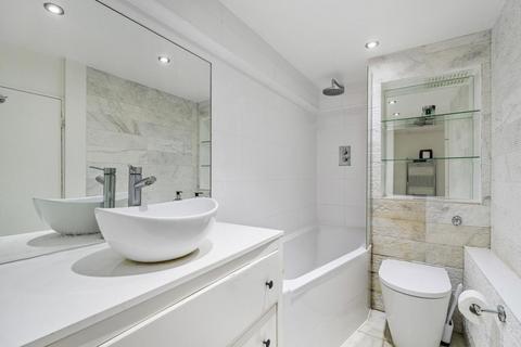 15b Burghill Road, London, SE26 4HJ