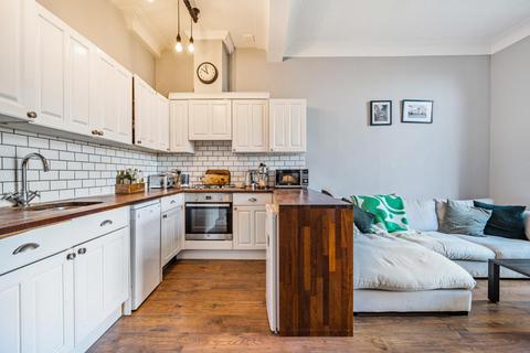 15b Burghill Road, London, SE26 4HJ