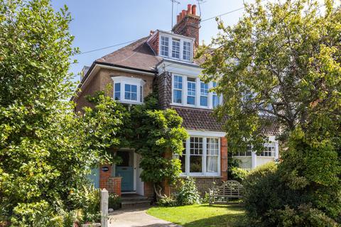 Allandale Camden Road, Lingfield, RH7 6AF