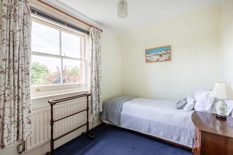 Allandale Camden Road, Lingfield, RH7 6AF