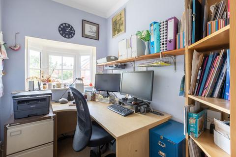 Allandale Camden Road, Lingfield, RH7 6AF