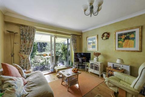 2 bedroom flat for sale - Reigate Road, Brockham, Betchworth, Surrey, RH3 7ET