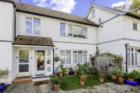 2 bedroom flat for sale - Reigate Road, Brockham, Betchworth, Surrey, RH3 7ET