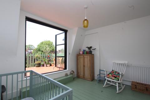 3 bedroom apartment to rent, Rosebery Road, Muswell Hill, N10