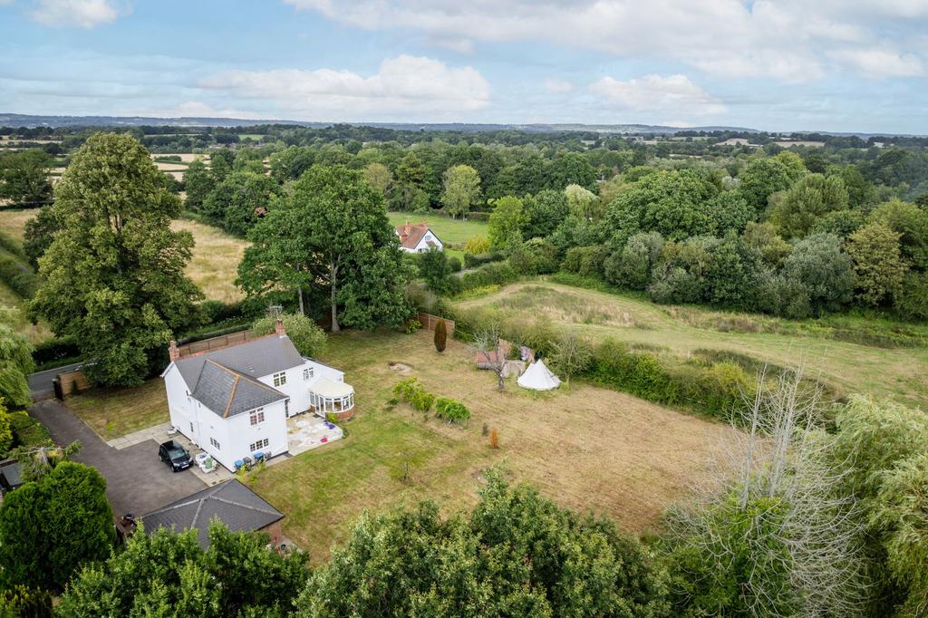 Lingfield Common Road, Lingfield, RH7 4 bed detached house for sale £