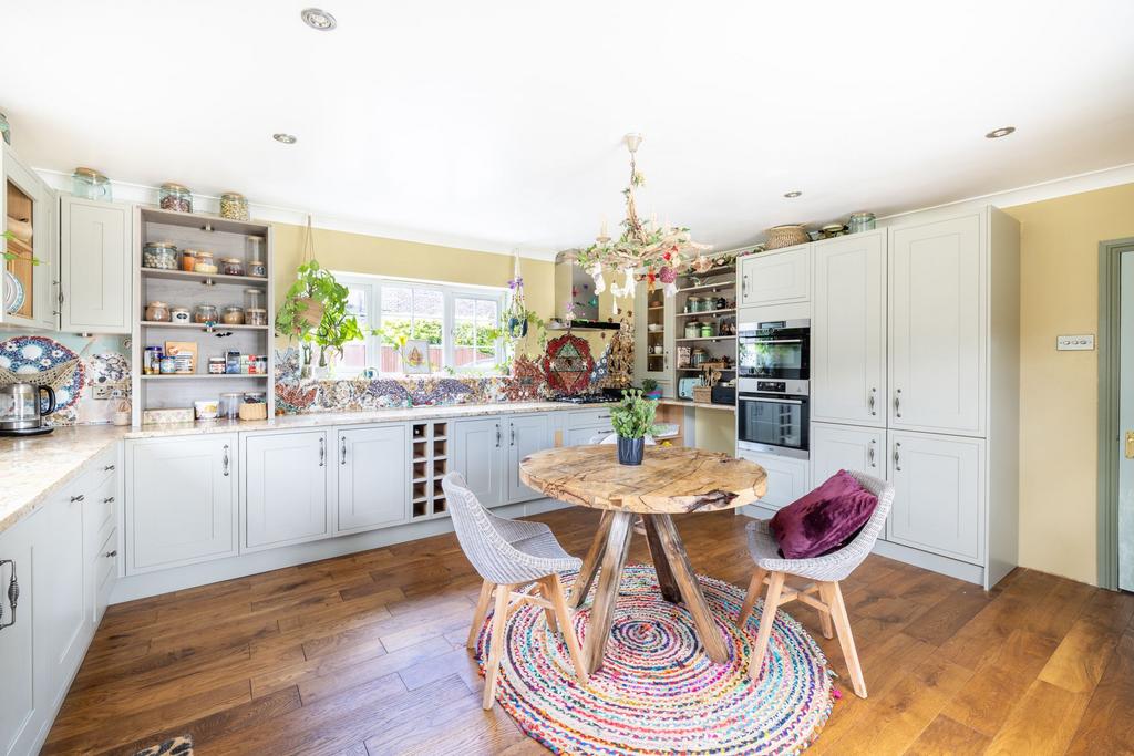 Lingfield Common Road, Lingfield, RH7 4 bed detached house for sale £