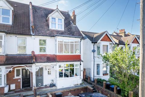 46d Blenheim Crescent, South Croydon, CR2 6BP
