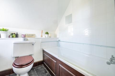 46d Blenheim Crescent, South Croydon, CR2 6BP