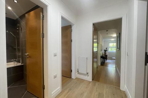 2 bedroom flat to rent, Helena Road, Ealing, London, W5