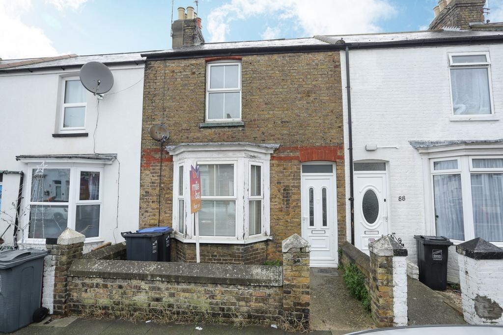 Byron Avenue, Margate, CT9 2 bed terraced house £180,000