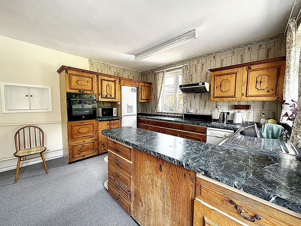 Dene Road, Ashurst, SO40 3 bed detached bungalow for sale £600,000