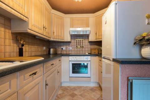 47 Carleton Drive, Giffnock, Glasgow, G46 6AG