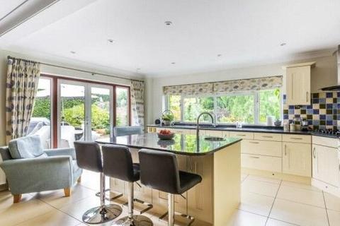 7 Kennel Close, Fetcham, Leatherhead, KT22 9PF