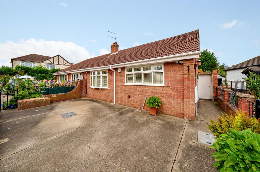 Portland Place, Grimsby, North East Lincs, DN32 1 bed semidetached