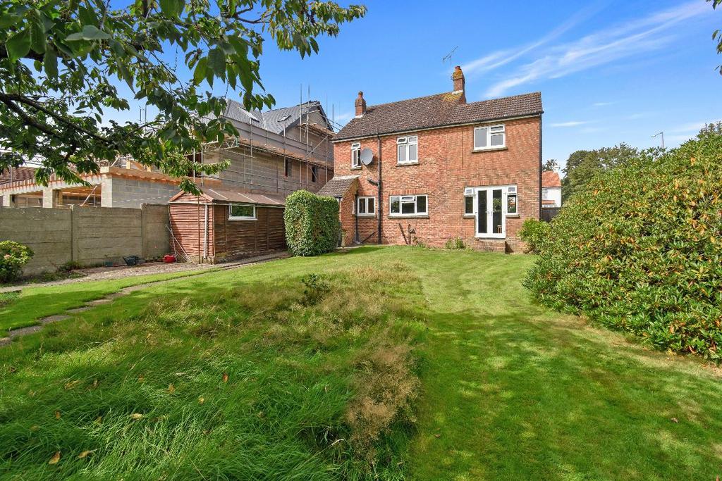 Canterbury Road, Kennington, Ashford 4 bed detached house for sale £