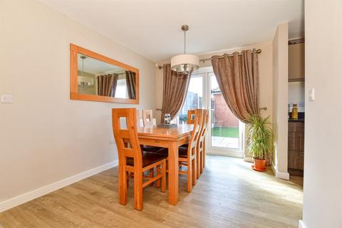 52 Nuthatch Drive, Finberry, Ashford, TN25 7AA