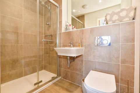 52 Nuthatch Drive, Finberry, Ashford, TN25 7AA
