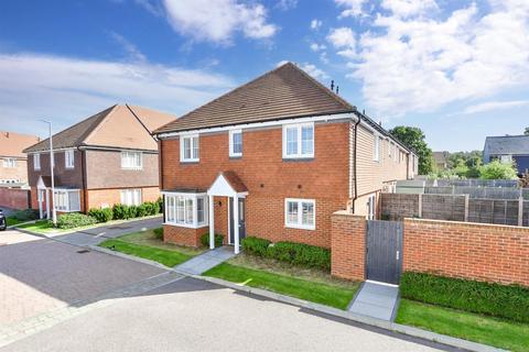 52 Nuthatch Drive, Finberry, Ashford, TN25 7AA