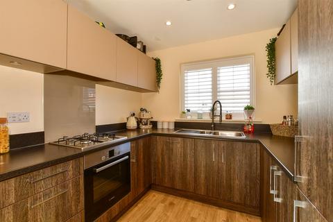52 Nuthatch Drive, Finberry, Ashford, TN25 7AA