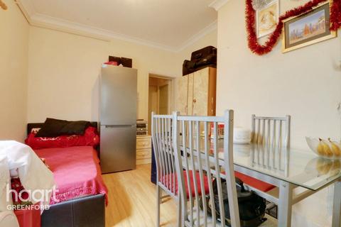 2 bedroom maisonette for sale, Victoria Road, Southall