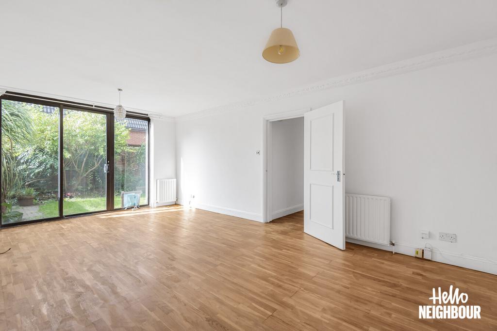Bow Lane, London, N12 2 bed apartment £2,100 pcm (£485 pw)