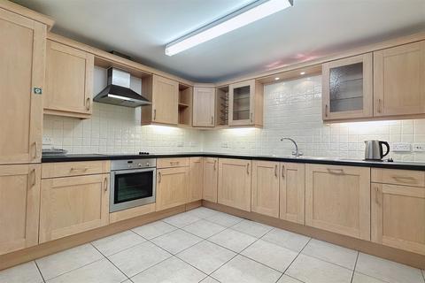 2 bedroom flat for sale, Chandlers Ford