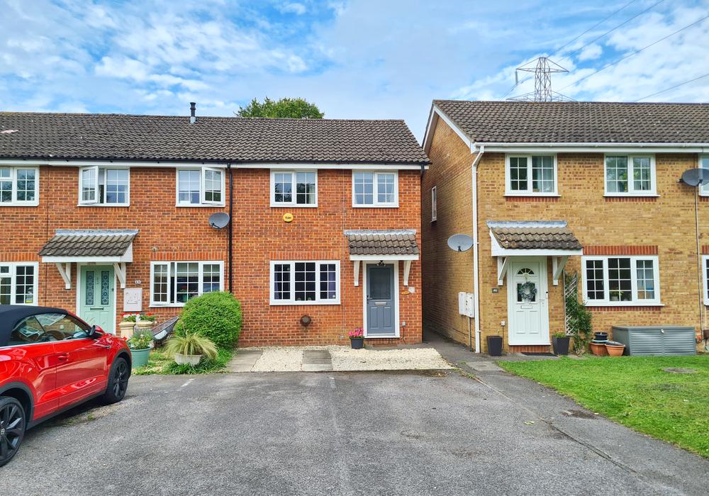 Durley Crescent, Totton SO40 2 bed end of terrace house for sale £280,000