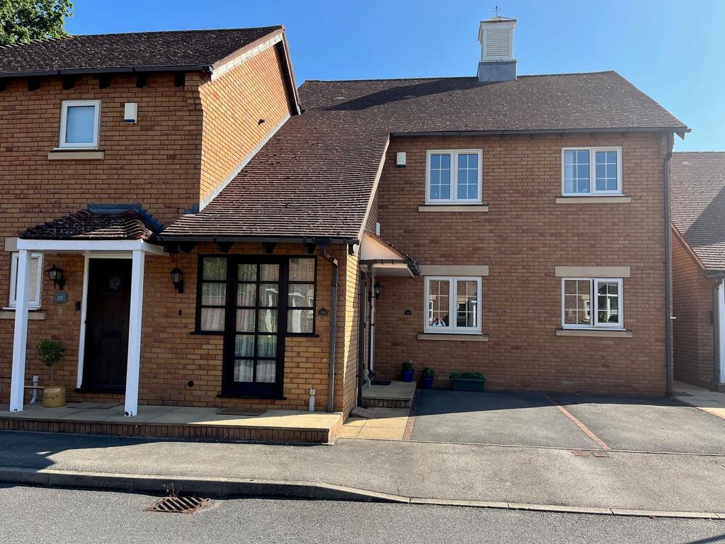 The Spinney, Solihull, B91 2 bed apartment for sale £220,000