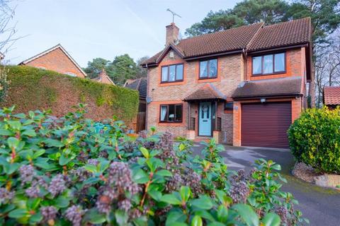 5 bedroom detached house to rent, Camberley