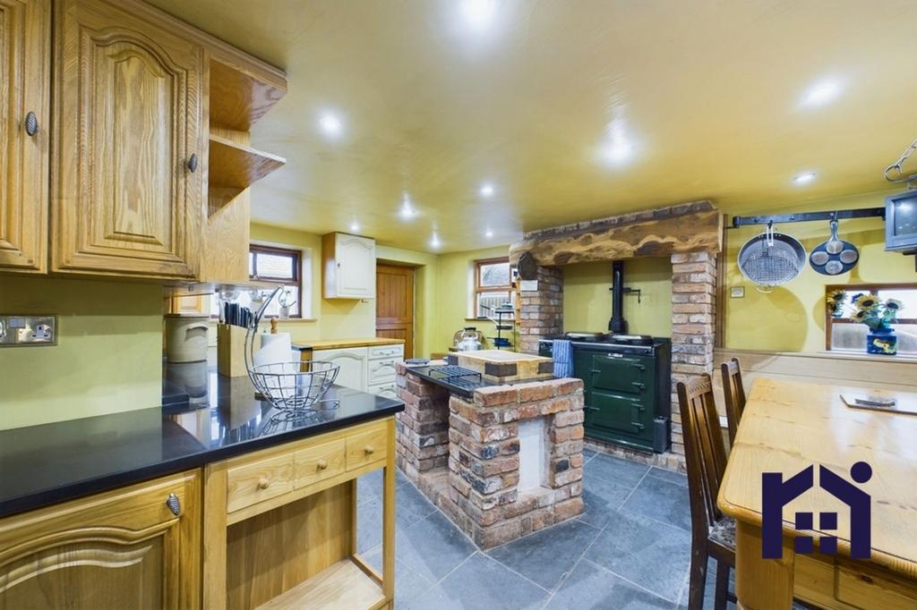 Dining kitchen