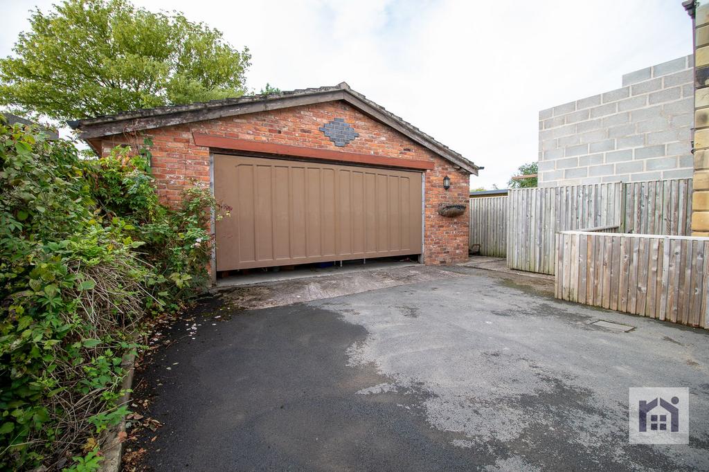 Garage/workshop