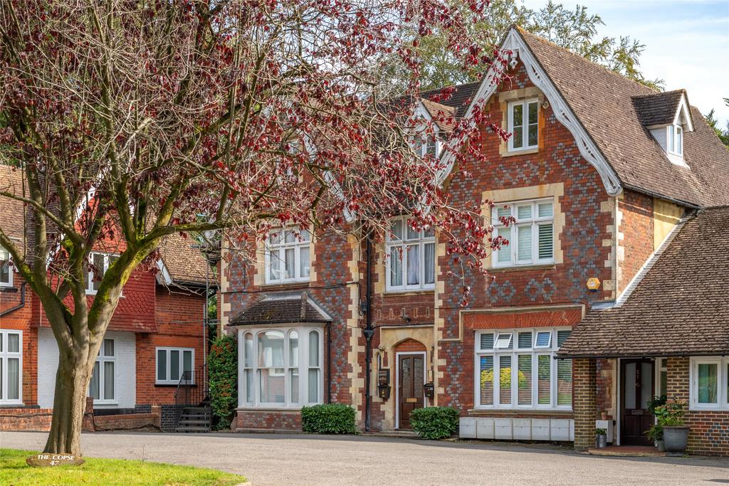 Alma Road, Reigate, Surrey, RH2 1 bed for sale £235,000