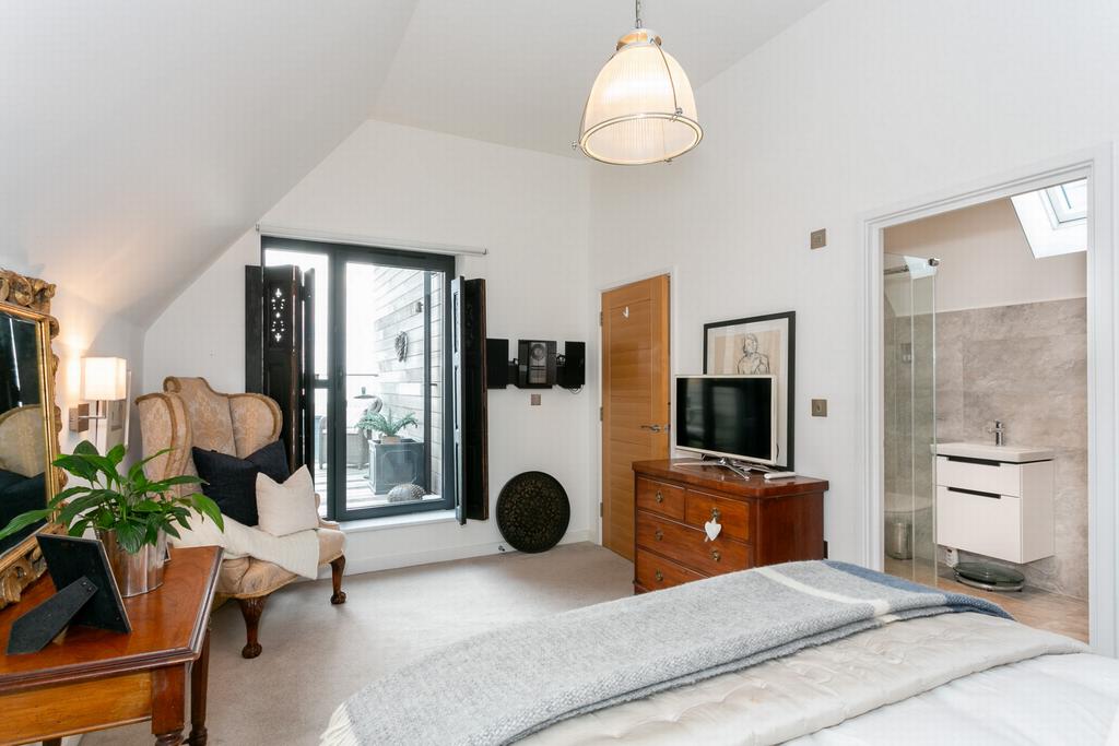 Principal suite