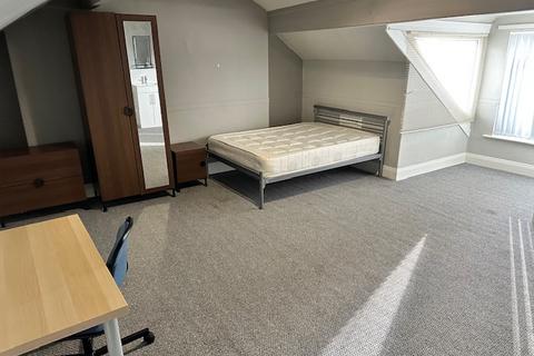 1 bedroom in a house share to rent, Southfield Road, Middlesbrough TS1