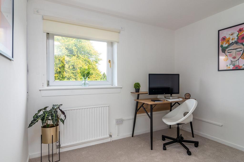 Bedroom 4 / Office