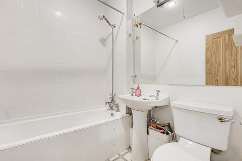 1 bedroom flat to rent, Radipole Road, London