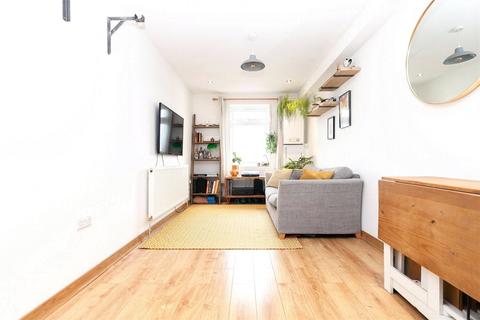1 bedroom flat to rent - Windus Road, London