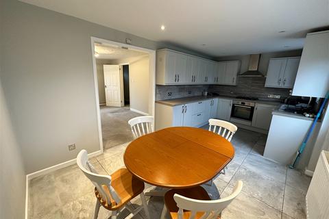 22 Carregamman, Ammanford, SA18 3EH
