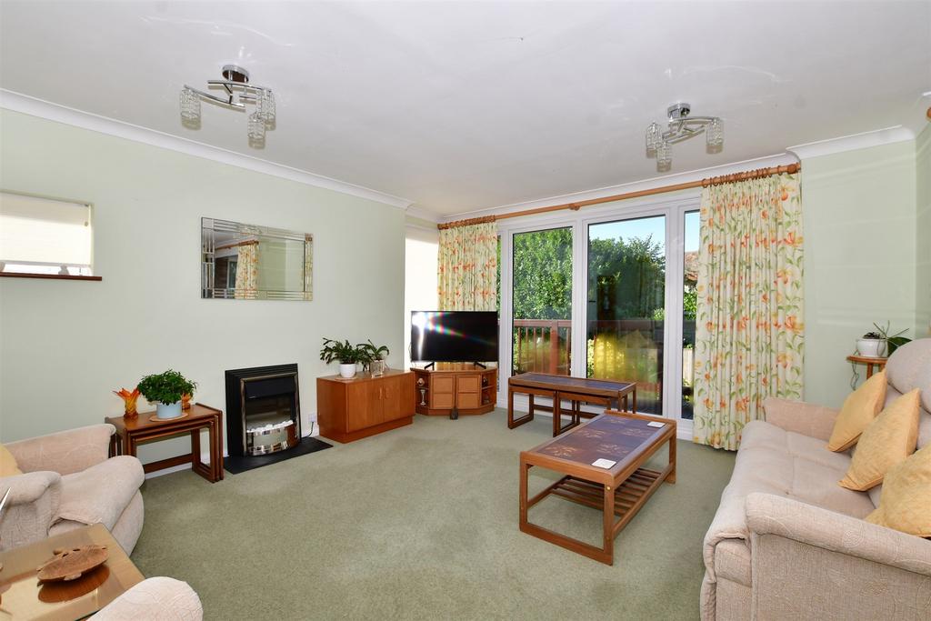 Priory Drive, Reigate, Surrey 4 bed detached house for sale £900,000