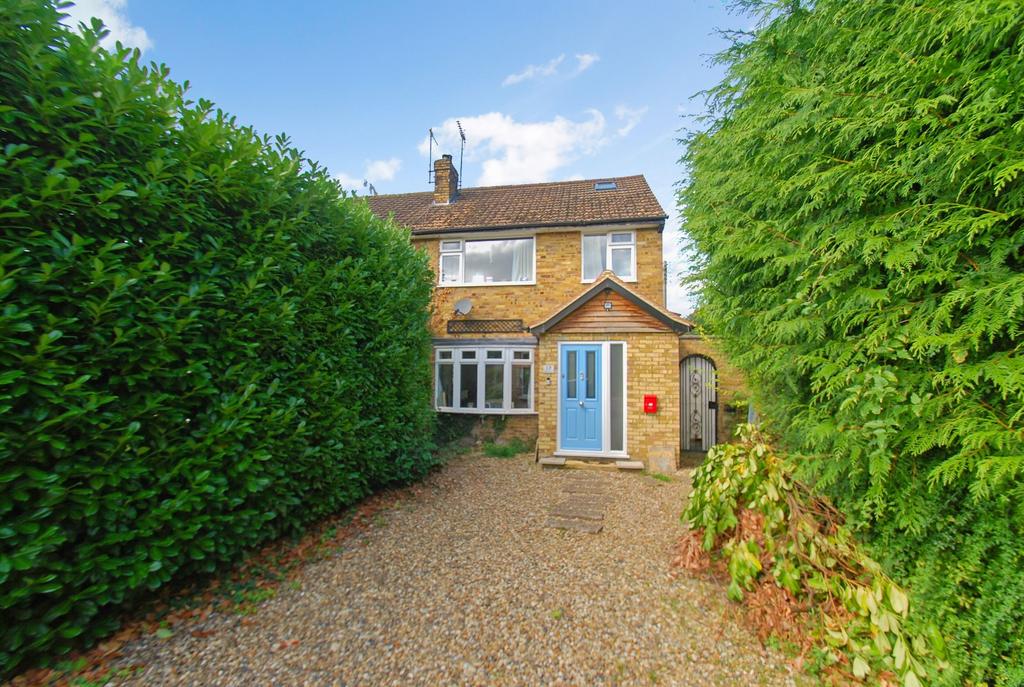 Derehams Lane, Loudwater, High HP10 4 bed semidetached house