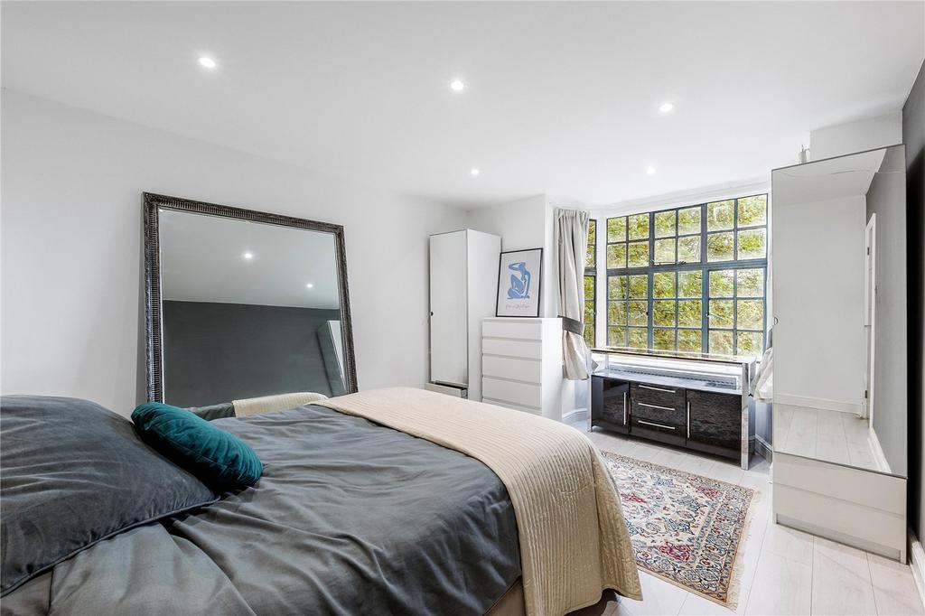 Apartment in London - More