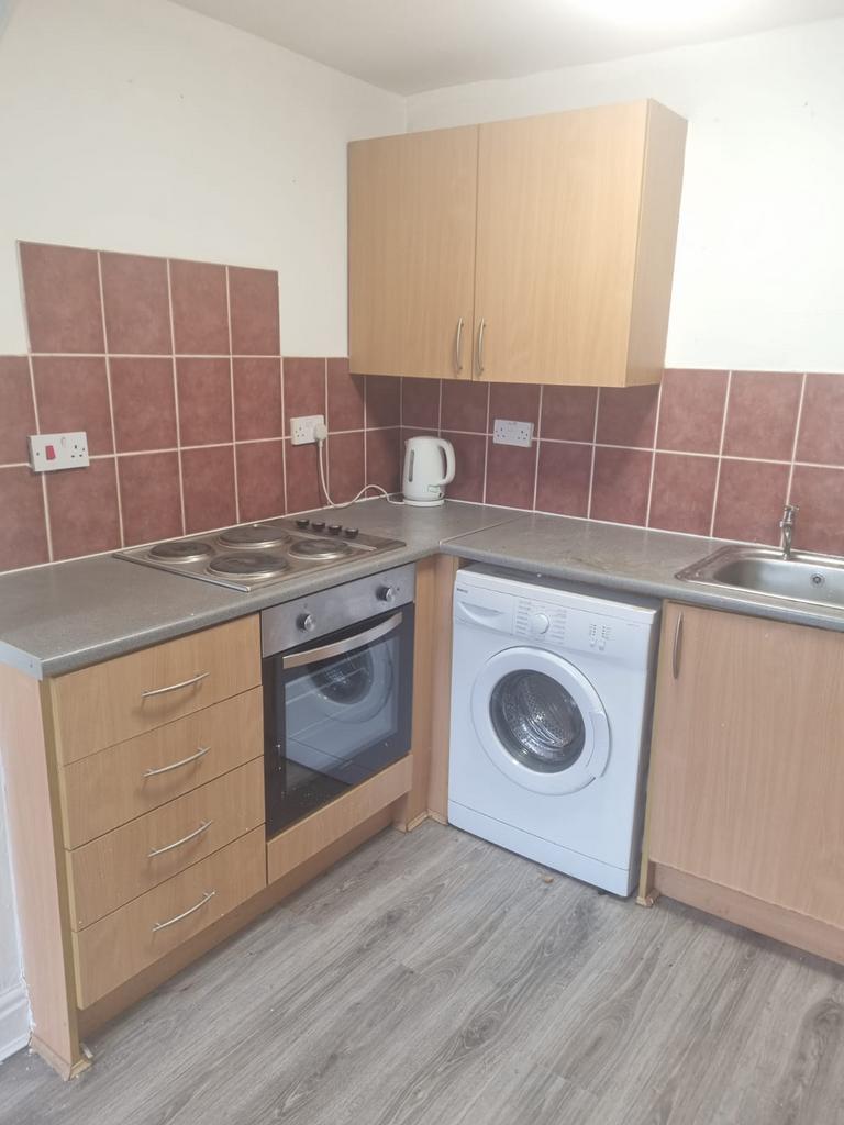 Falkner Square, Liverpool, L8 2 bed duplex to rent £895 pcm (£207 pw)