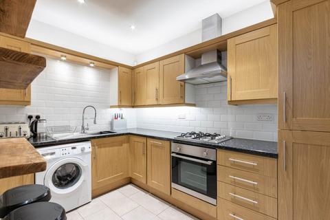 2 bedroom flat to rent, 1088L – McDonald Road, Edinburgh, EH7 4LX