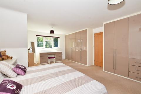 24 Hazel Way, Fetcham, Leatherhead, KT22 9QD