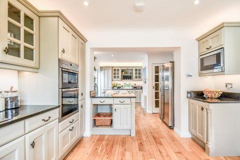 4 bedroom detached house for sale - Park View Drive, Leigh-On-Sea SS9