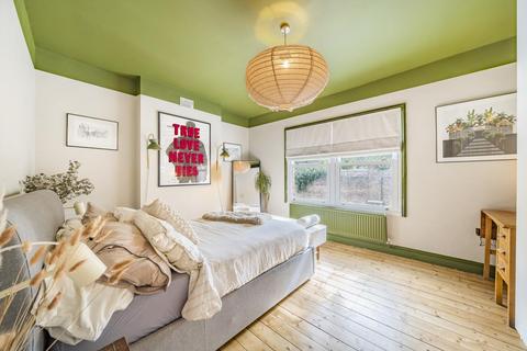 60 Robson Road, London, SE27 9LB